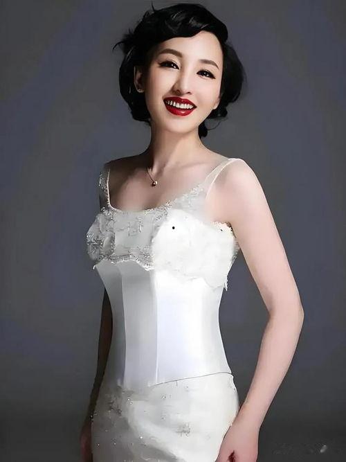 国产丝袜诱惑,国产时尚潮流的别样演绎  第2张